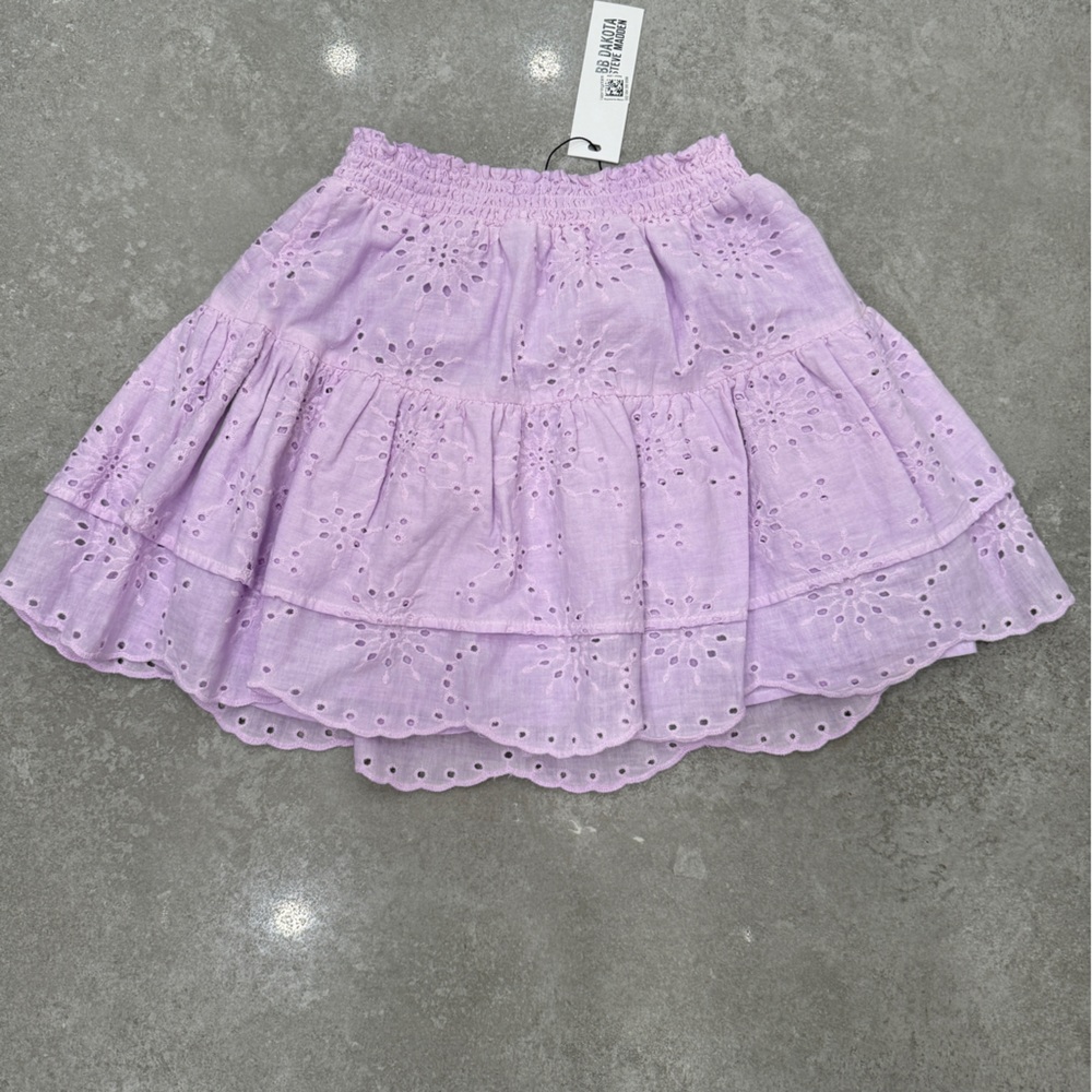 Lilac eyelet teen skirt.